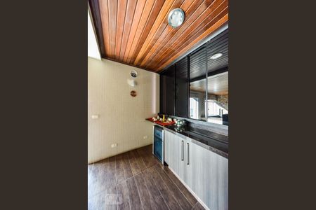 Casa à venda com 460m², 5 quartos e 5 vagas Casa à venda com 460m², 5 quartos e 5 vagasSala