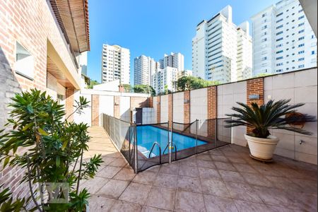 Casa à venda com 460m², 5 quartos e 5 vagas Casa à venda com 460m², 5 quartos e 5 vagasPiscina