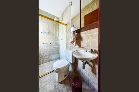 Casa à venda com 460m², 5 quartos e 5 vagas Casa à venda com 460m², 5 quartos e 5 vagasBanheiro de Serviço