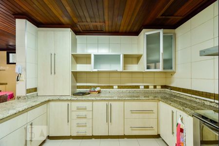 Casa à venda com 460m², 5 quartos e 5 vagas Casa à venda com 460m², 5 quartos e 5 vagasCozinha