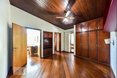 Casa à venda com 460m², 5 quartos e 5 vagas Casa à venda com 460m², 5 quartos e 5 vagasSuíte 5