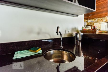 Casa à venda com 460m², 5 quartos e 5 vagas Casa à venda com 460m², 5 quartos e 5 vagasSala