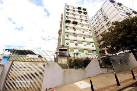 Apartamento à venda com 58m², 2 quartos e 1 vaga Apartamento à venda com 58m², 2 quartos e 1 vagaFachada