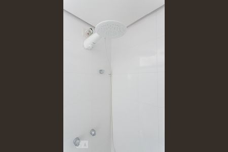 Banheiro de apartamento à venda com 1 quarto, 44m² em Rio Branco, Porto Alegre