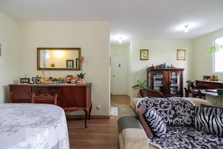 Sala de apartamento para alugar com 2 quartos, 74m² em Vila Nova Alba, São Paulo