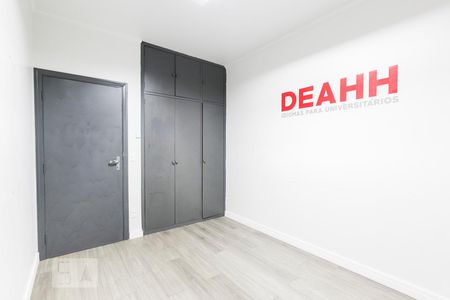 Casa à venda com 490m², 4 quartos e 3 vagas Casa à venda com 490m², 4 quartos e 3 vagasQuarto 2