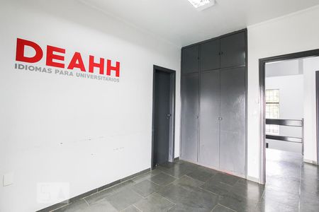 Casa à venda com 490m², 4 quartos e 3 vagas Casa à venda com 490m², 4 quartos e 3 vagasQuarto 3