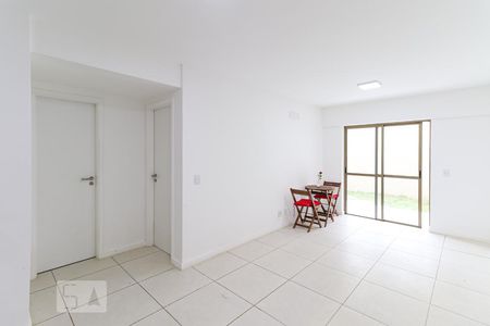 Sala de apartamento à venda com 1 quarto, 90m² em Recreio dos Bandeirantes, Rio de Janeiro