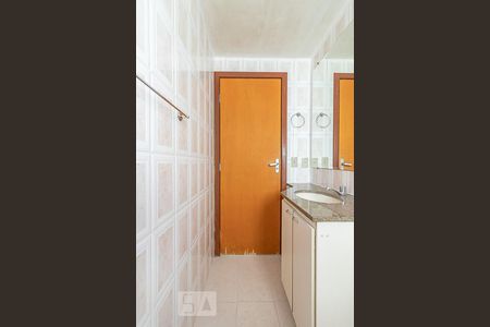 Banheiro de apartamento para alugar com 3 quartos, 75m² em Santa Inês, Belo Horizonte