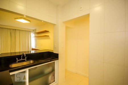Cozinha de apartamento para alugar com 1 quarto, 60m² em Copacabana, Rio de Janeiro