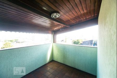 Casa à venda com 550m², 3 quartos e 8 vagas Casa à venda com 550m², 3 quartos e 8 vagasSótão