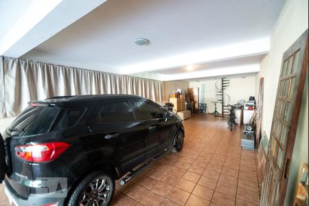 Casa à venda com 550m², 3 quartos e 8 vagas Casa à venda com 550m², 3 quartos e 8 vagasGaragem