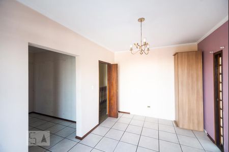 Casa à venda com 550m², 3 quartos e 8 vagas Casa à venda com 550m², 3 quartos e 8 vagasSuíte