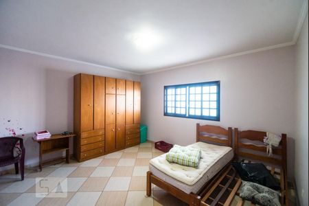 Casa à venda com 550m², 3 quartos e 8 vagas Casa à venda com 550m², 3 quartos e 8 vagasQuarto externo
