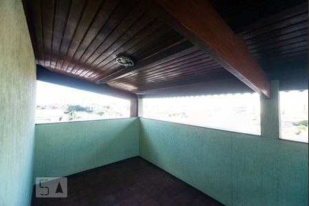 Casa à venda com 550m², 3 quartos e 8 vagas Casa à venda com 550m², 3 quartos e 8 vagasSótão