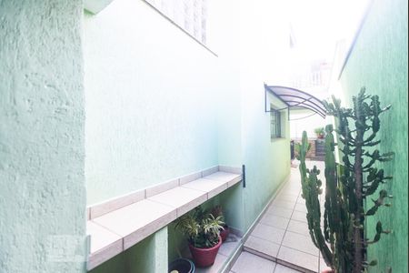 Casa à venda com 550m², 3 quartos e 8 vagas Casa à venda com 550m², 3 quartos e 8 vagasCorredor externo