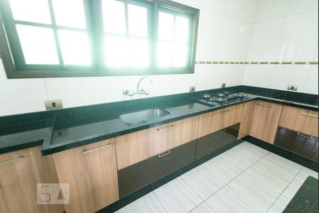 Casa à venda com 550m², 3 quartos e 8 vagas Casa à venda com 550m², 3 quartos e 8 vagasCozinha
