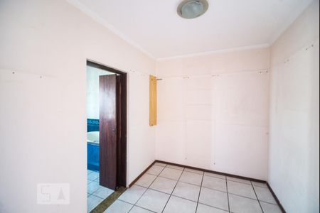 Casa à venda com 550m², 3 quartos e 8 vagas Casa à venda com 550m², 3 quartos e 8 vagasSuíte