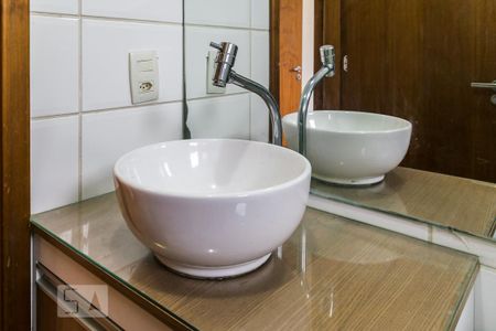 Apartamento à venda com 55m², 2 quartos e 1 vagaBanheiro - Detalhe da pia