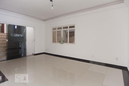 Sala de casa para alugar com 4 quartos, 240m² em Jardim Leonor, Campinas