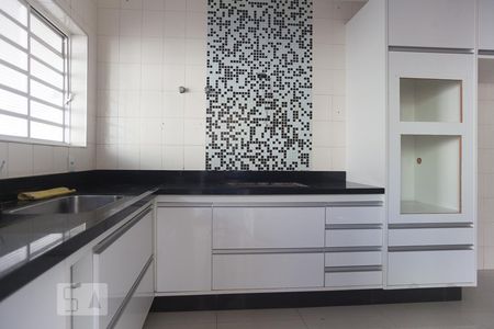 Casa à venda com 240m², 4 quartos e 5 vagasCozinha