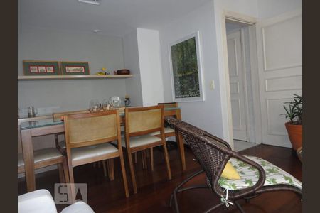 Apartamento à venda com 97m², 3 quartos e 1 vaga Apartamento à venda com 97m², 3 quartos e 1 vagaSala