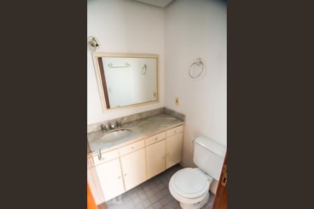 Banheiro de apartamento para alugar com 3 quartos, 84m² em Boa Vista, Porto Alegre