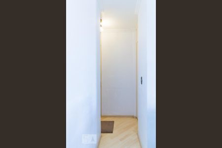Corredor de apartamento para alugar com 3 quartos, 70m² em Vila Santana, São Paulo