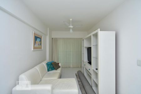 Sala  de Apartamento com 1 quarto, 50m² Icaraí