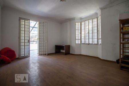 Casa à venda com 500m², 4 quartos e 4 vagasQuarto suíte 2