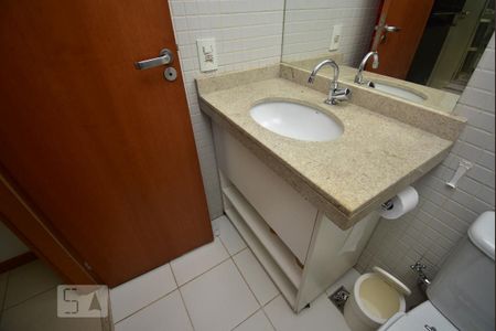 Banheiro de apartamento para alugar com 1 quarto, 28m² em Zona Industrial (guará), Brasília