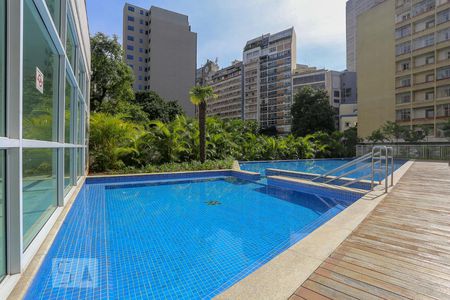 Studio à venda com 50m², 1 quarto e 1 vaga Studio à venda com 50m², 1 quarto e 1 vagaPiscina