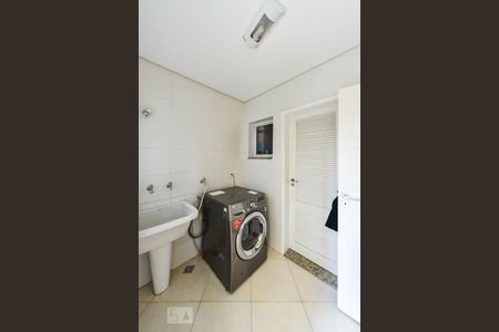 Casa à venda com 240m², 3 quartos e 5 vagasÁrea de Serviço