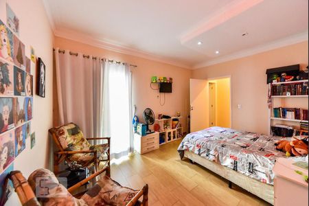 Casa à venda com 240m², 3 quartos e 5 vagasSuíte 1