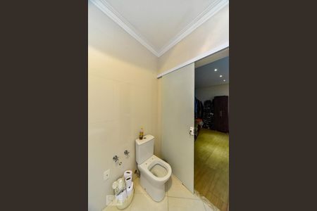 Casa à venda com 240m², 3 quartos e 5 vagasBanheiro da Suite 3