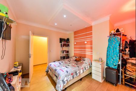 Casa à venda com 240m², 3 quartos e 5 vagasSuíte 1