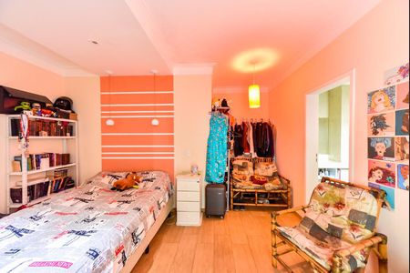 Casa à venda com 240m², 3 quartos e 5 vagasSuíte 1