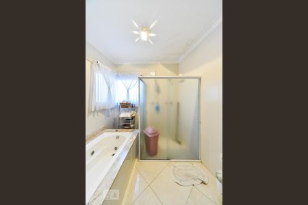 Casa à venda com 240m², 3 quartos e 5 vagasBanheiro da Suite 3