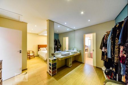 Casa à venda com 240m², 3 quartos e 5 vagasCloset da Suíte 3