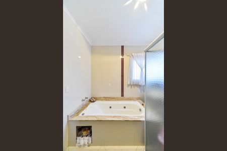 Casa à venda com 240m², 3 quartos e 5 vagasBanheiro da Suite 3