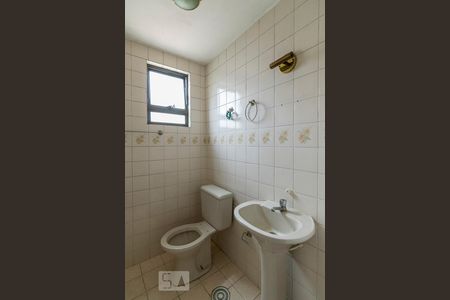 Banheiro de apartamento para alugar com 2 quartos, 69m² em Vila Homero Thon, Santo André