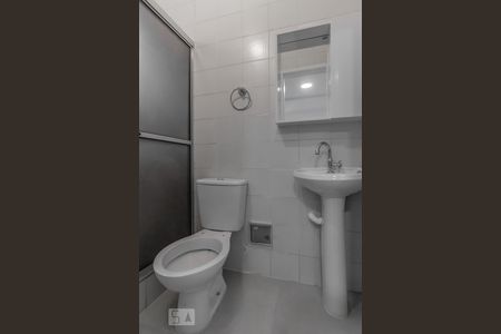 Banheiro de casa para alugar com 1 quarto, 49m² em Jardim da Glória, São Paulo
