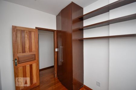 Quarto 1 de apartamento para alugar com 3 quartos, 70m² em Carlos Prates, Belo Horizonte
