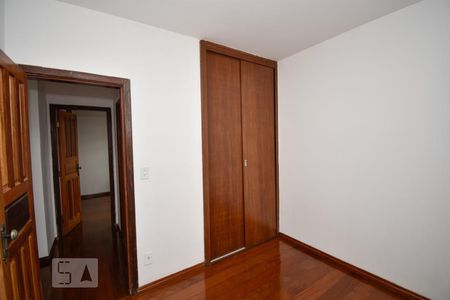 Quarto 2 de apartamento para alugar com 3 quartos, 70m² em Carlos Prates, Belo Horizonte