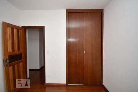 Quarto 2 de apartamento para alugar com 3 quartos, 70m² em Carlos Prates, Belo Horizonte