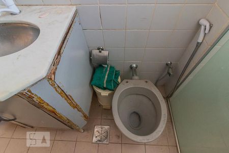 Banheiro de apartamento para alugar com 3 quartos, 70m² em Carlos Prates, Belo Horizonte