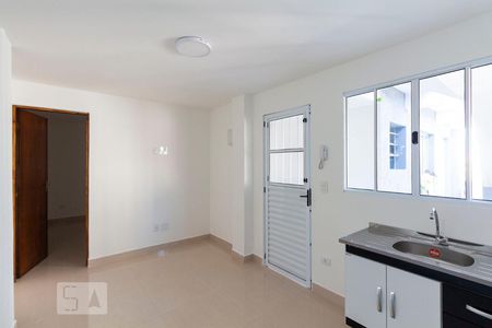 Sala e cozinha de casa para alugar com 1 quarto, 30m² em Vila do Encontro, São Paulo