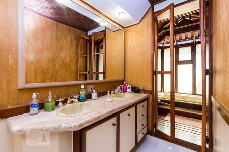 Apartamento à venda com 570m², 4 quartos e 3 vagasBanheiro do Quarto 4