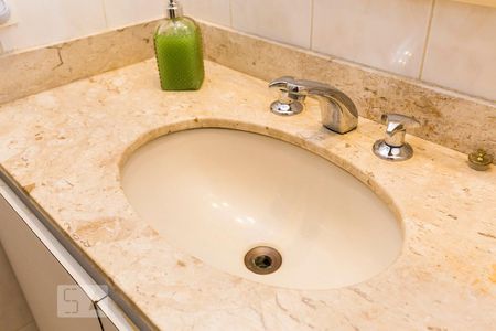 Apartamento à venda com 570m², 4 quartos e 3 vagasBanheiro do Quarto 3