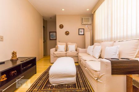 Sala de TV de apartamento para alugar com 4 quartos, 570m² em Cosme Velho, Rio de Janeiro